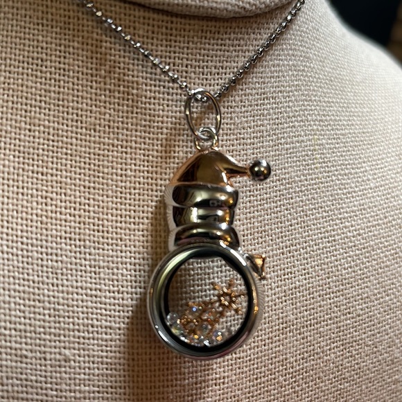 Origami Owl Snowman capsule locket necklace - Picture 3 of 3
